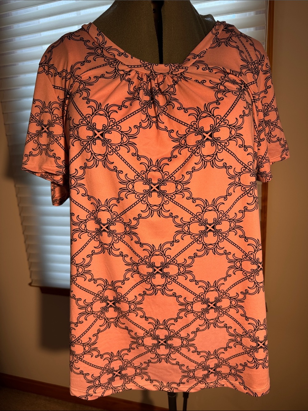 Emily Stacy Coral Pink Black Floral Scroll Print Short Sleeve Top Size 3X